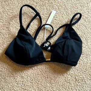 Goodberry triangle top